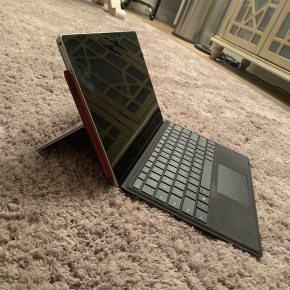 Windows surface pro 6 - Picture 2 of 5